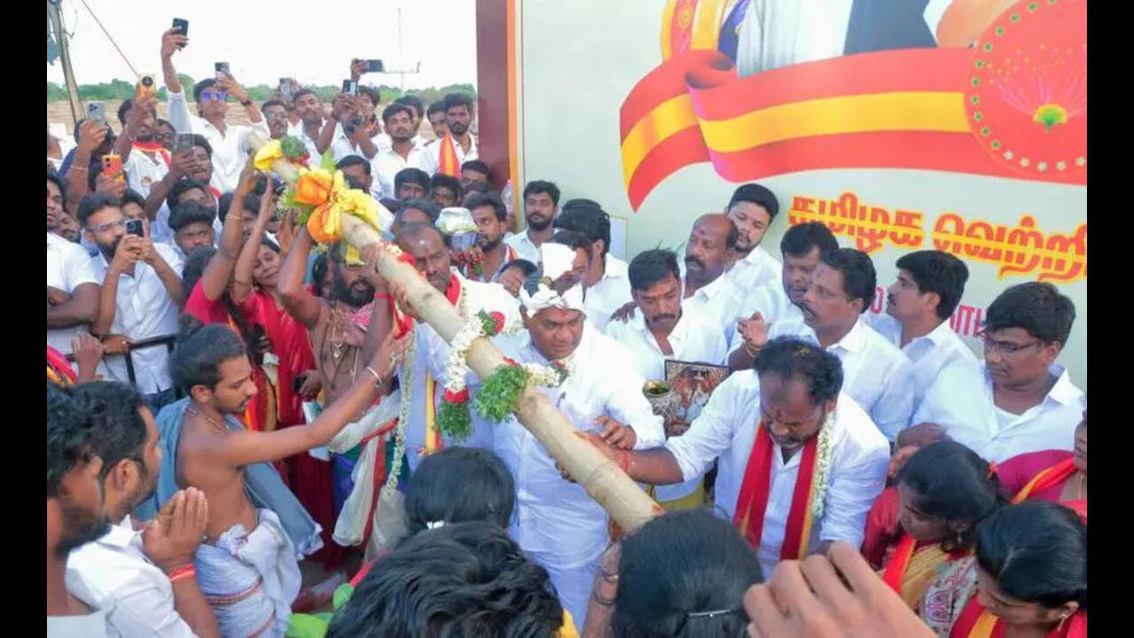 TVK's 2nd state meet in Madurai on Aug 25 | Madurai News - Times of India