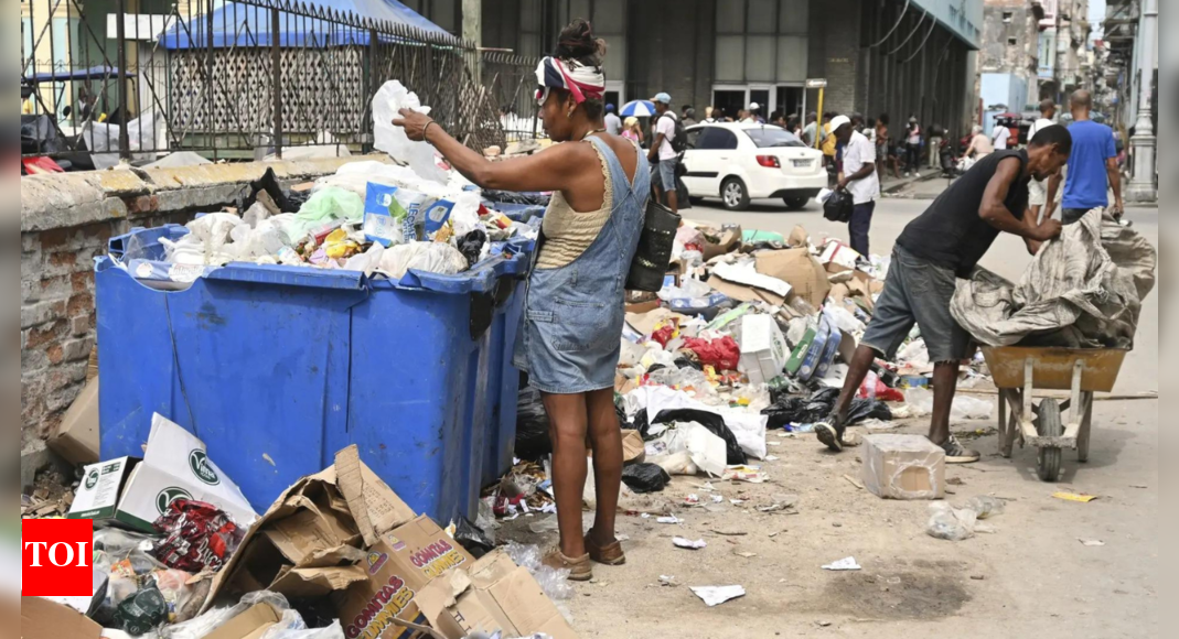 Cuba fires labour minister for calling all beggars fakes