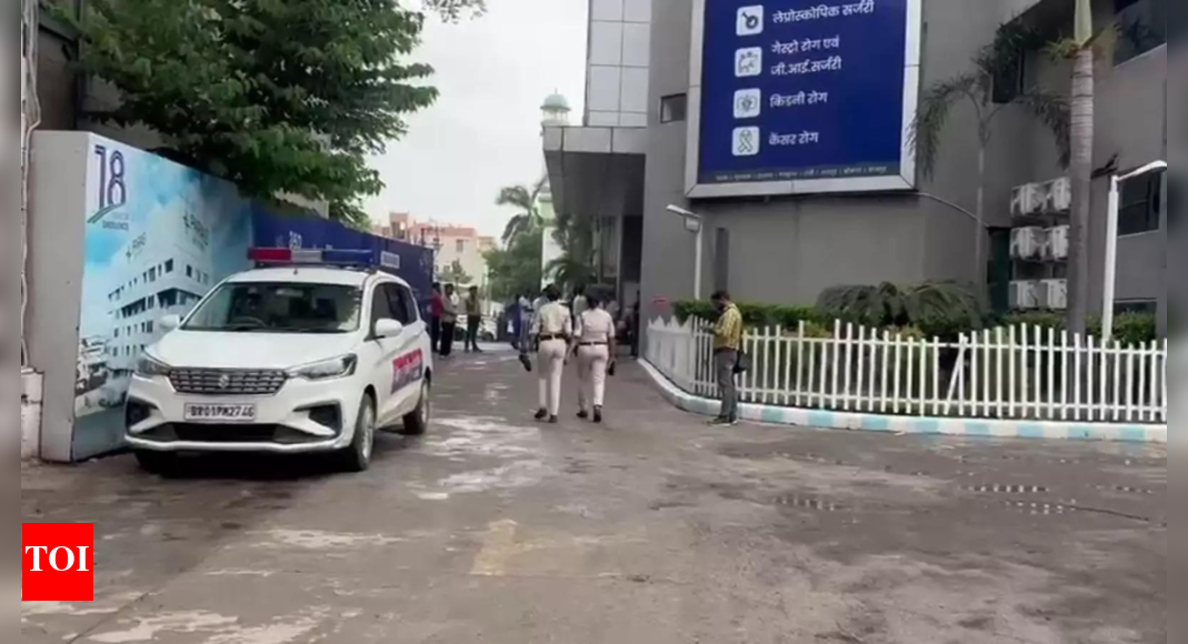 Prisoner on parole attacked at Patna hospital: Man targeted by rival gang while undergoing treatment; probe under way