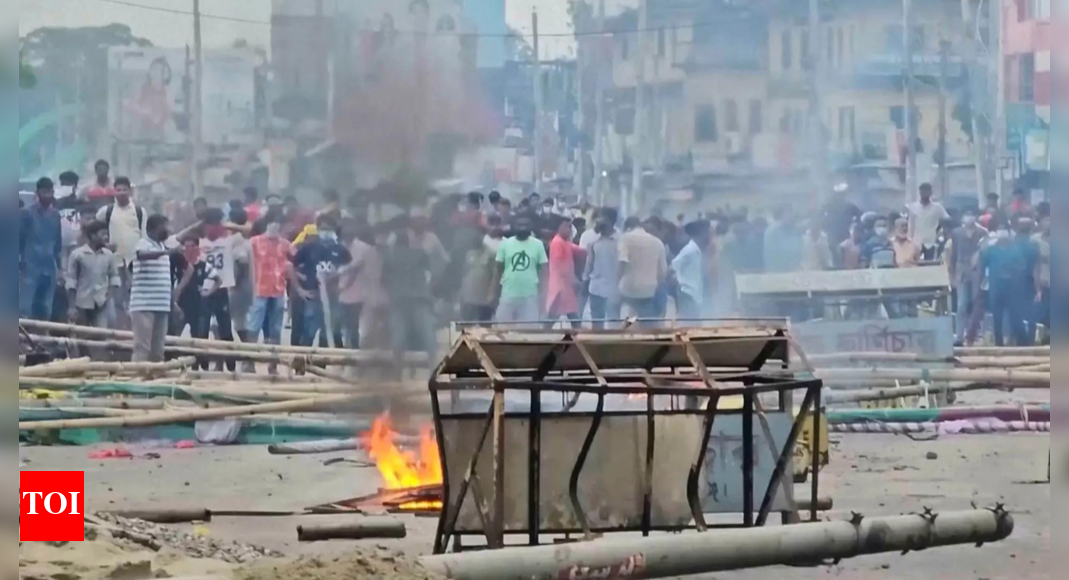 Armed with sticks, vehicles set ablaze: Sheikh Hasina supporters face-off with police