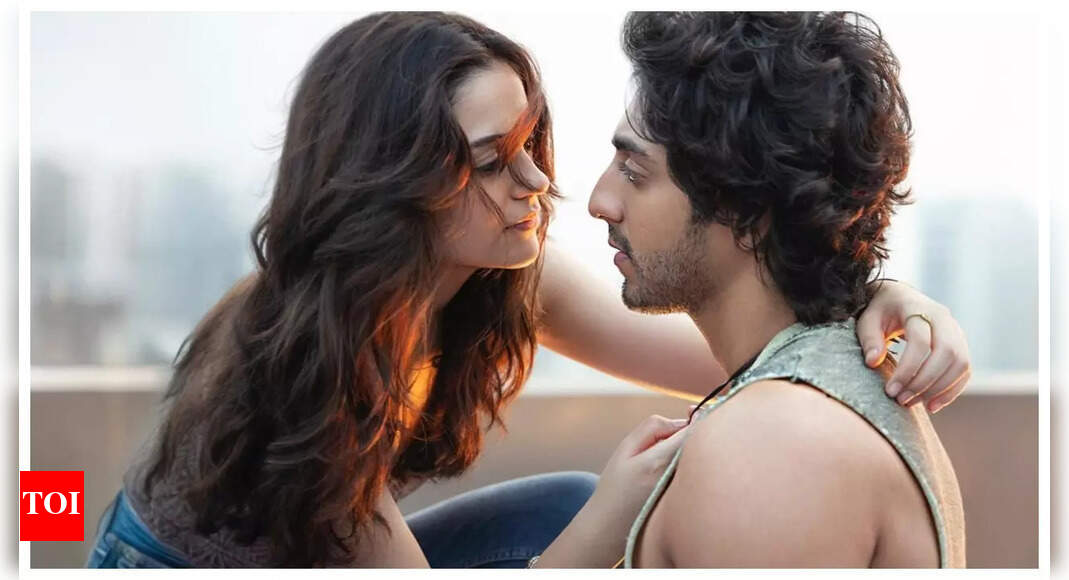 Ahaan Panday and Aneet Padda's 'Saiyaara' Registers 4th Highest Day 1 for a Debutant-Led Film with just Advance Booking | Hindi Movie News - Times of India
