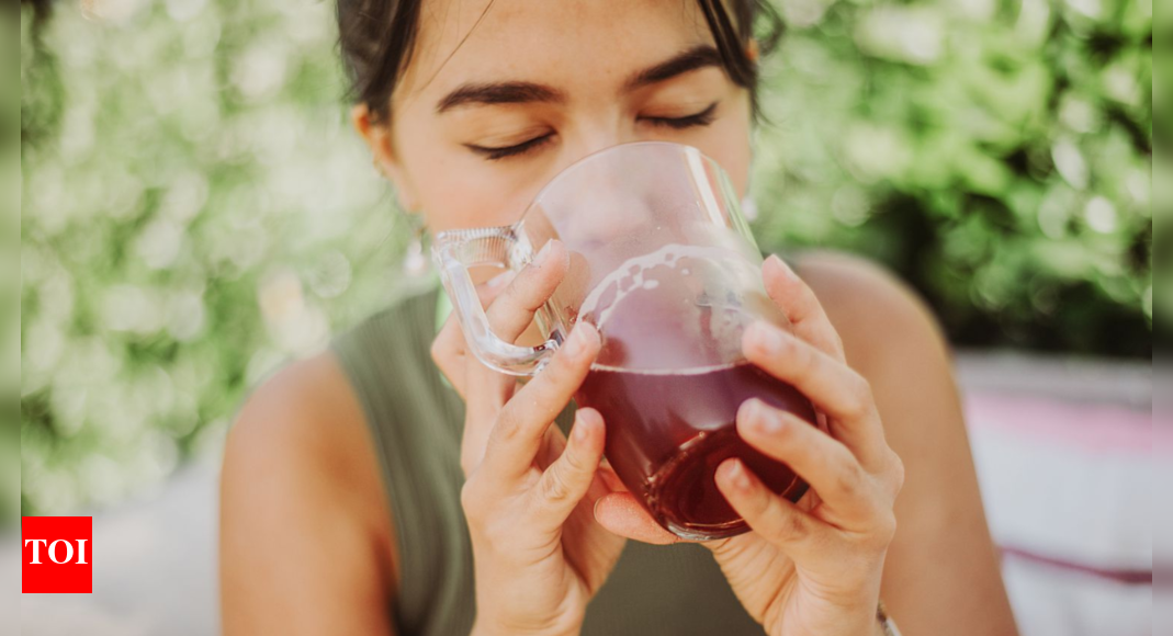 This simple pink detox drink is your one-stop solution for glowing skin – Times of India
