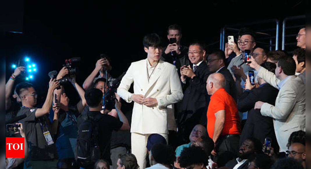 “Hansen, put your suit on” - Yang Hansen recalls how his call as NBA Draft pick caught him off guard