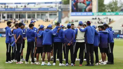 IND vs ENG Tests: Injury blow to India? Indian pacer sports tape on bowling hand