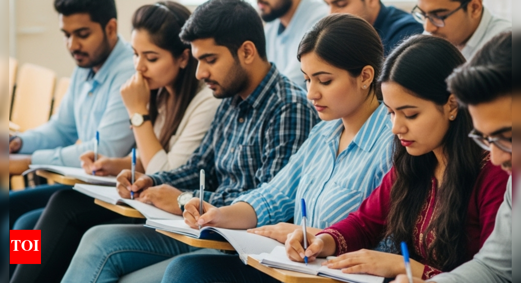 5 government jobs in India students can apply for after Class 12