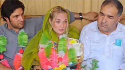 US woman travels to Pakistan to marry man she met online; converts to Islam, becomes Zulekha