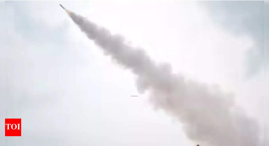 India test fires Prithvi-II, Agni-I: Trials under nuclear command successful; follows launch of Akash Prime