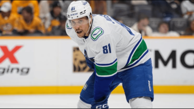 Toronto Maple Leafs acquire Dakota Joshua from Vancouver Canucks