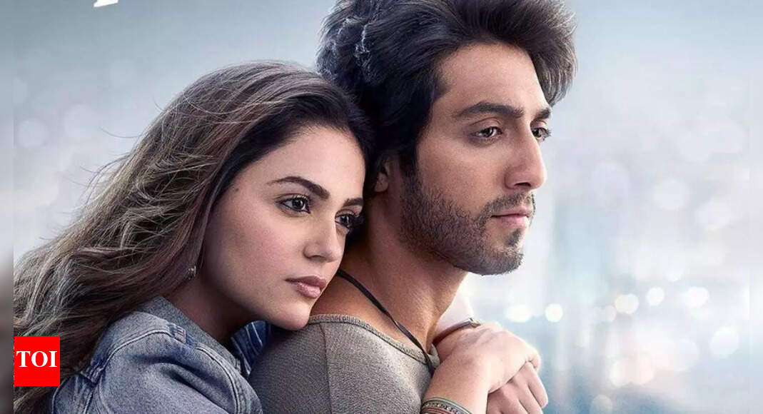 ‘Saiyaara’ Movie Review and Release Live Updates: Mohit Suri’s film starring Ahaan Panday and Avneet Padda to witness a strong opening  – The Times of India