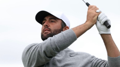  Scottie Scheffler makes late push while Rory McIlroy stays close