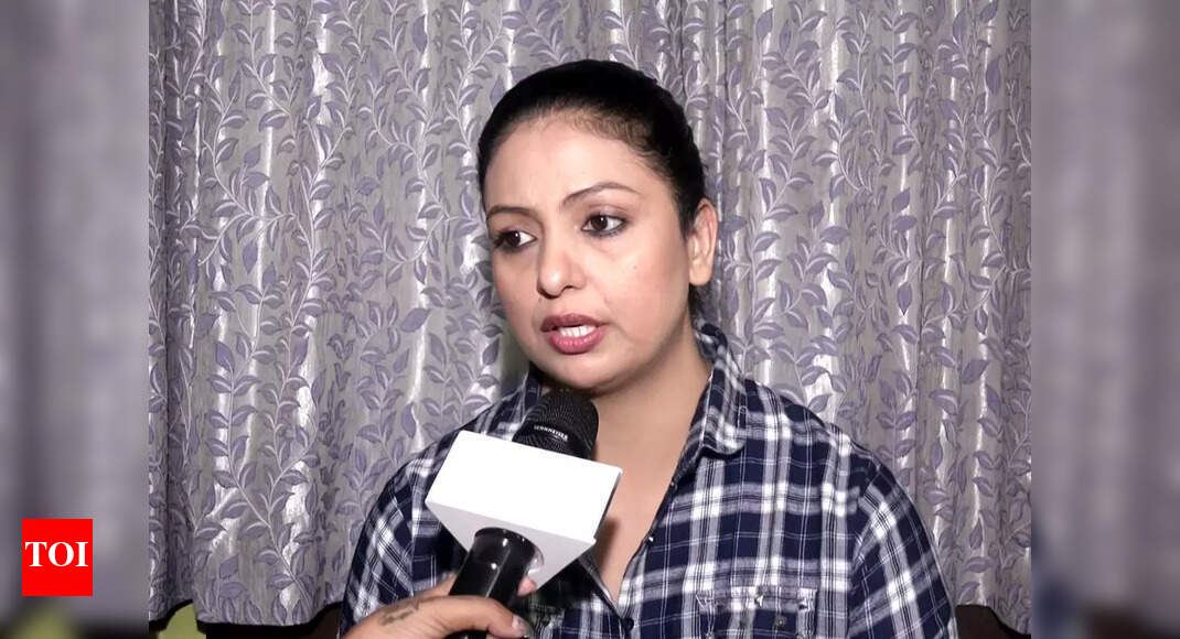 Watch | FIR filed against Mohammed Shami's estranged wife Hasin Jahan for alleged assault; video of scuffle goes viral | Off the field News - Times of India