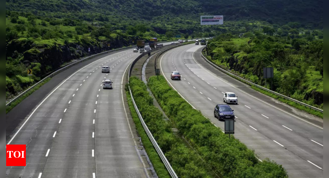 CAG report flags Rs 71 cr given to Mumbai-Pune Expressway toll firm for COVID disruption