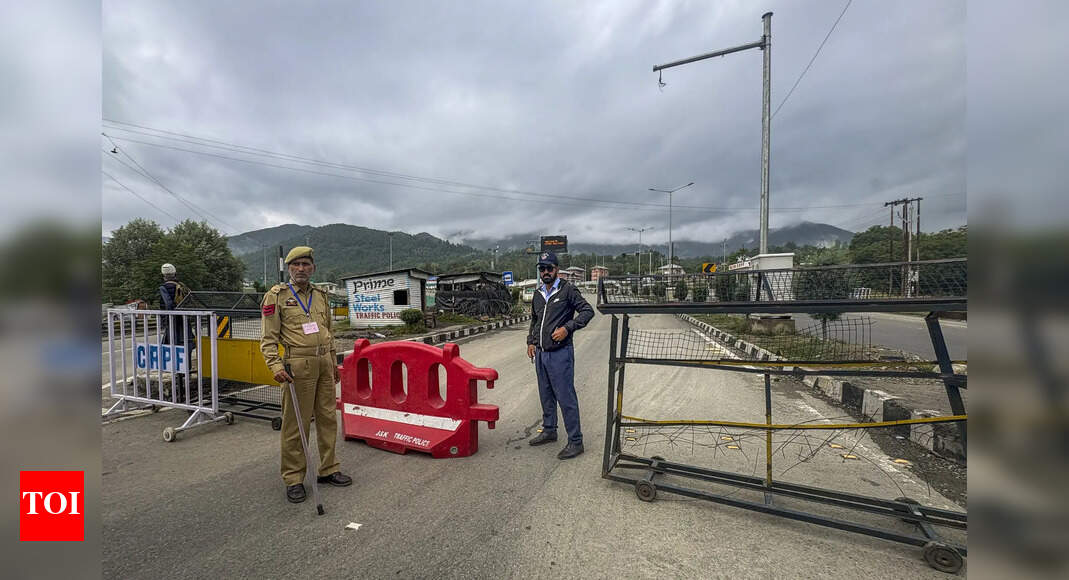 Amarnath Yatra resumes after daylong suspension