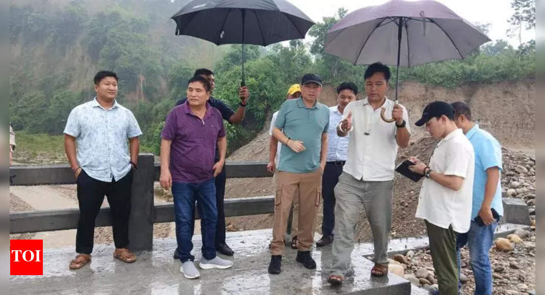 Landslides snap communication in Lower Siang | Guwahati News - Times of India