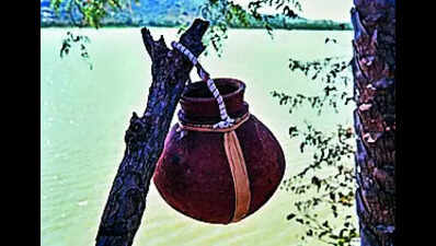 Telangana Human Rights Commission (TGHRC) seeks report from revenue dept on spiked toddy case