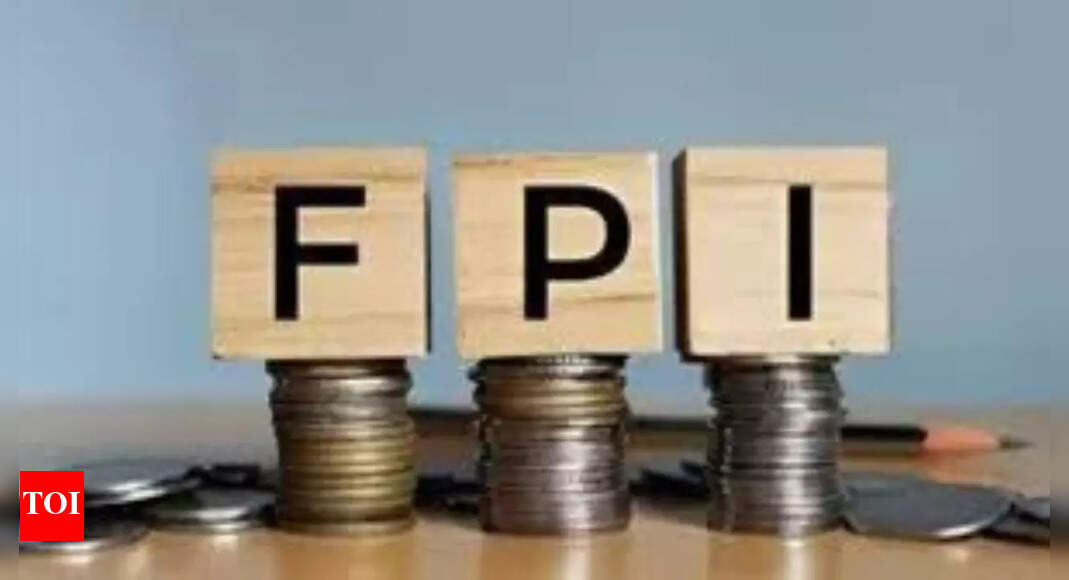 एफपीआय इनफ्लोः परदेशी गुंतवणूकदारांनी जुलैमध्ये अमेरिकेच्या भारत व्यापाराच्या जिटर्समध्ये 5,524 कोटी रुपये खेचले; 2025 83,245 कोटी रुपयांवरील आउटफ्लो