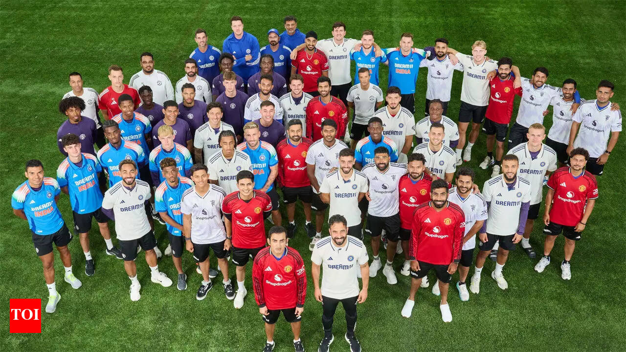 When cricket met football: Team India bonds with Manchester United stars in  Manchester | Cricket News - Times of India