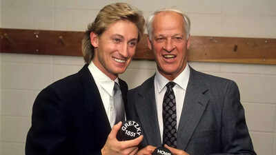 Wayne Gretzky gets brutally honest about Gordie Howe’s influence and how he survived fame