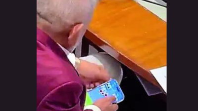 Videos of Maharashtra minister 'playing rummy' in House sparks row