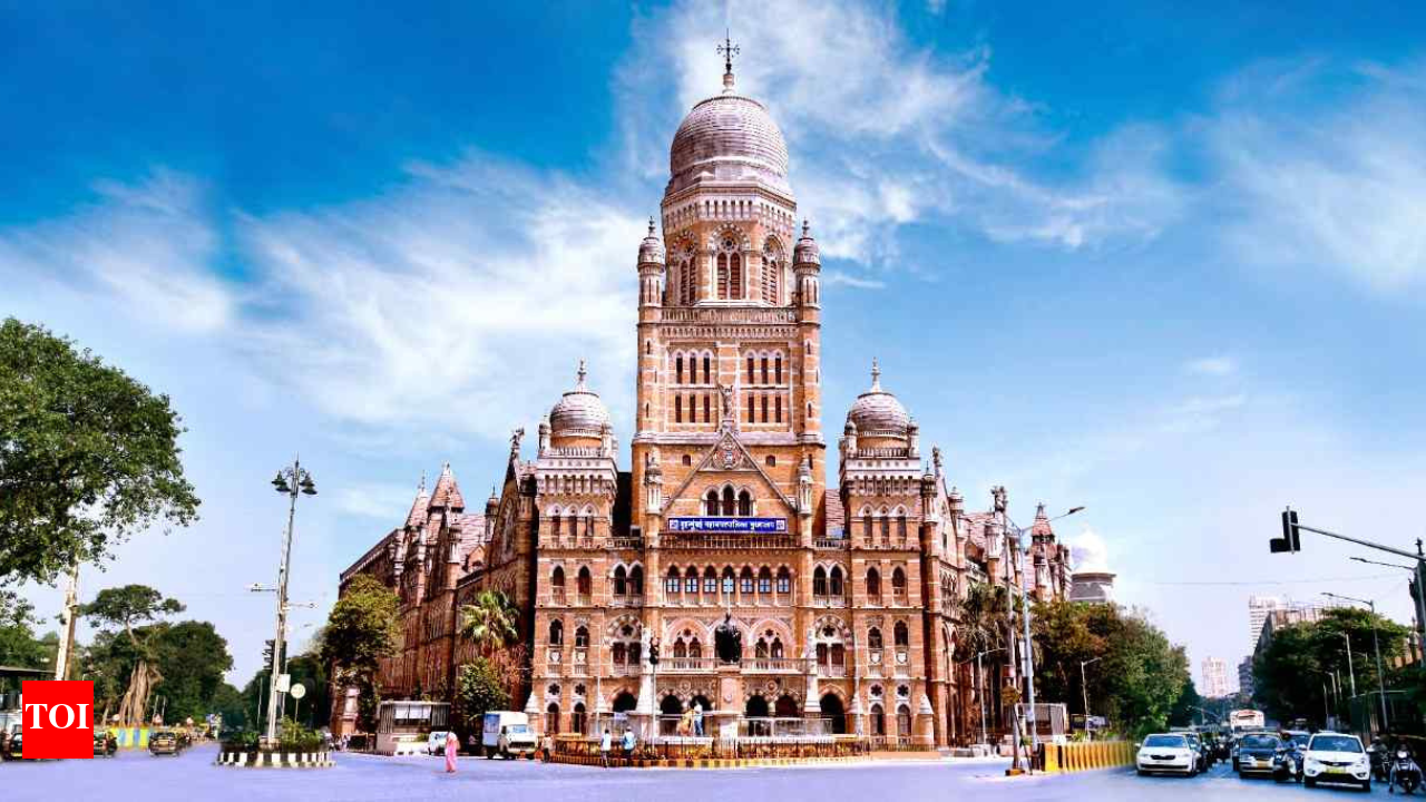 20,000 Tourists Explore Historic BMC Headquarters in Mumbai Over Four Years | Mumbai News - Times of India