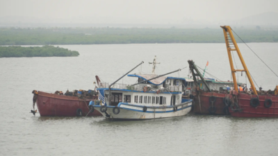Vietnam races to prepare for Typhoon Wipha as Philippines suffers storm deaths