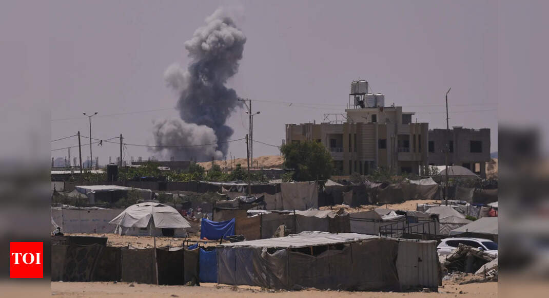 Middle East conflict: Israeli shelling in Deir al-Balah; WHO workers detained