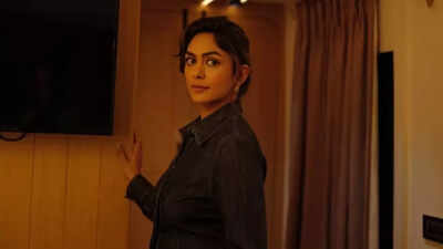 Mrunal Thakur recalls funny Deepak Dobriyal moment, misses Pooja Hegde, preps hard for Dacoit