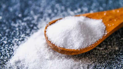 How a bowl of salt in fridge can stop smell and spoilage in monsoon