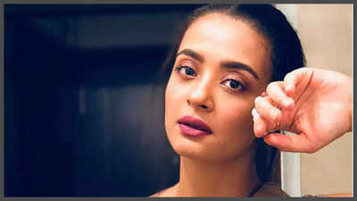 Surveen Chawla reflects on dark phase in film industry while facing casting couch: 'It was just filthy, dirty to even step out...'