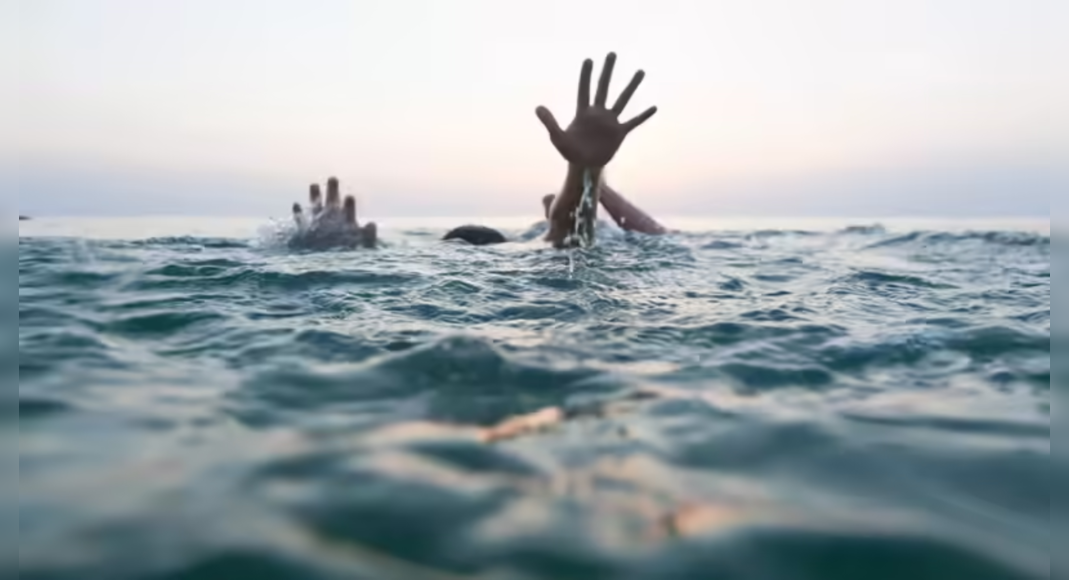 Study tour turns fatal: 6 Chinese students die after drowning in flotation cell; grid plate suddenly collapses