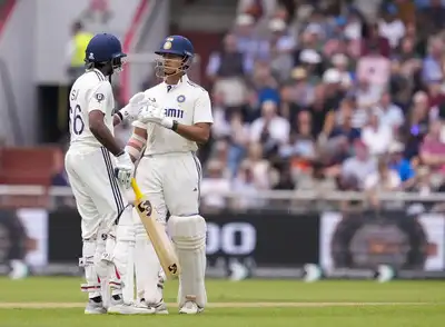 'Sai, ball jaane toh de yaar': Yashasvi Jaiswal pleads Sai Sudharsan to keep an eye on field position - Watch