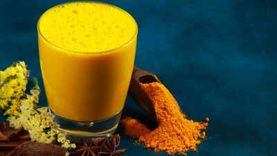 Improve digestion, reduce heart disease risk, and other benefits of drinking turmeric milk daily
