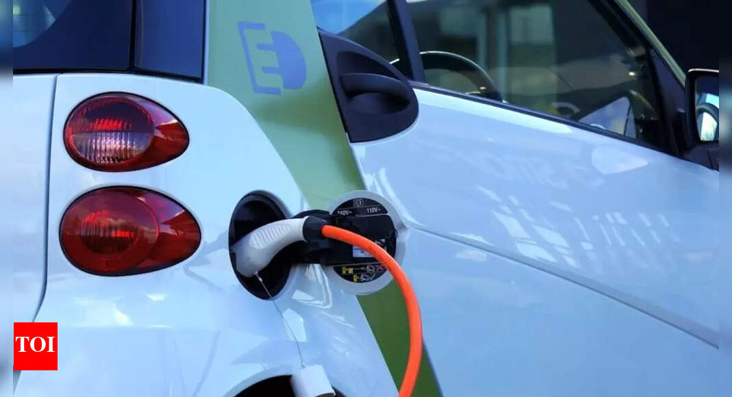 Delhi’s EV policy extended again: New deadline, key perks