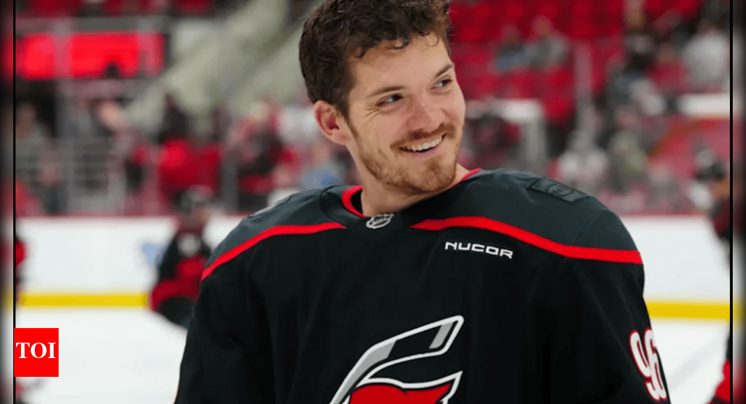 Vancouver Canucks interested in free agent forward Jack Roslovic despite tight NHL cap space