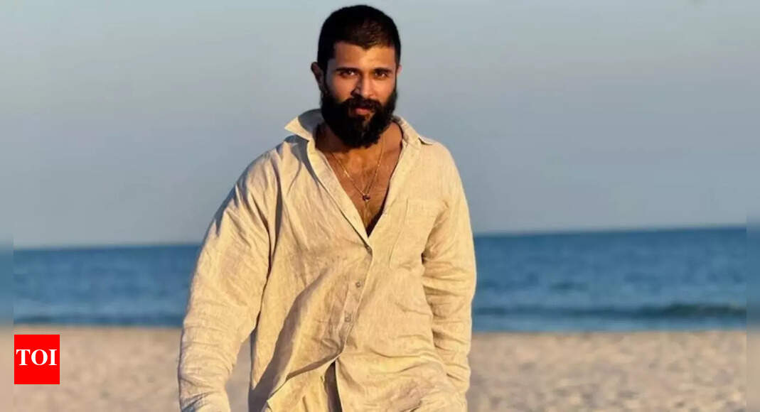 Vijay Deverakonda unveils the 'Boys' behind 'Kingdom'; BTS with Sandeep Reddy Vanga, Gowtam goes viral - Check out