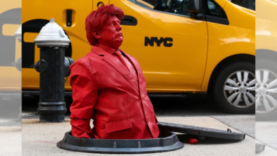  Trump sculpture emerges from New York sewer; White House reacts
