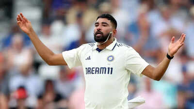 IND vs ENG | Mohammed Siraj loses temper at Ben Duckett, umpire forced to step in - WATCH