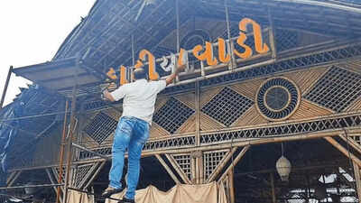 MNS cracks down on Gujarati signage: Party issues warning to highway restaurants; wants menus, boards printed in Marathi
