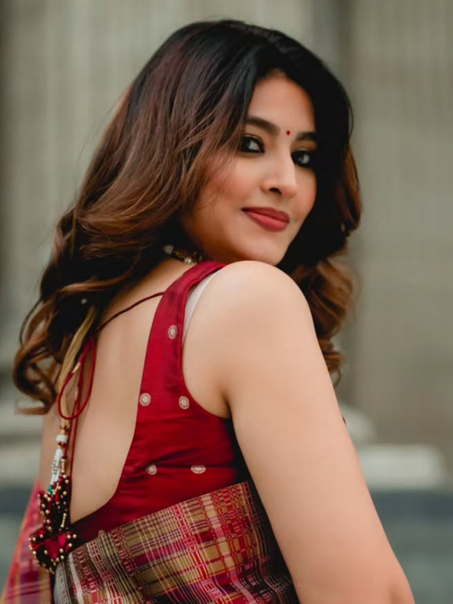 In Pics Sneha Wows In A Saree Times Of India
