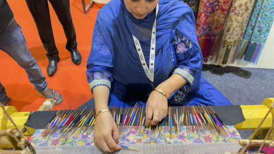 Counterfeit crisis: J&K government bans machine-made products from handicrafts showrooms