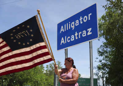US deportation: First flights depart from Florida; 100 detainees leave 'Alligator Alcatraz'