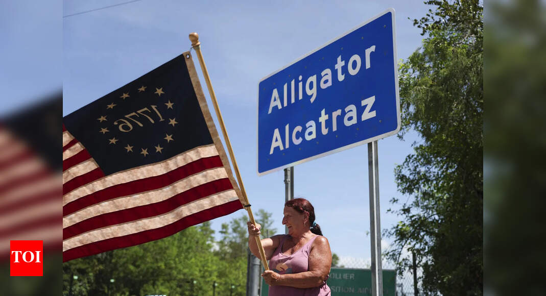US deportation: First flights depart from Florida; 100 detainees leave 'Alligator Alcatraz'