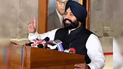  Minister Harjot Bains holds 'dialogue with teachers' in Sangrur; highlights Rs 400 cr lab overhaul, foreign training
