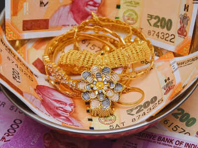 Kuwait introduces new airport rule: Declare cash, gold, jewellery over KWD 3,000 or face penalties
