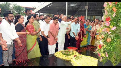 A day to remember the victory tales of Indian soldiers: MP