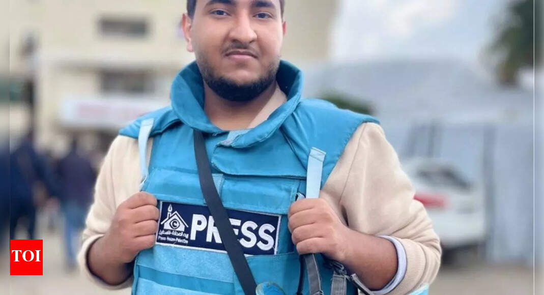 Who is Gaza journalist Mohammed Abu Aoun who puts his camera, press shield on sale on LinkedIn for food?