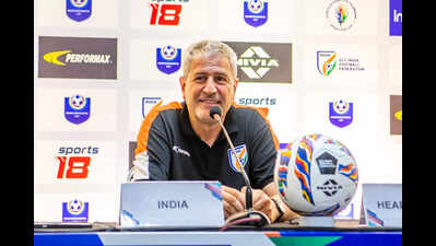 Could not find the right group of players for national team: Manolo Marquez