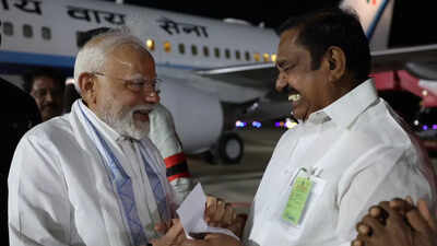  EPS welcomes PM Modi at Trichy airport; first meet since AIADMK and BJP alliance renewed