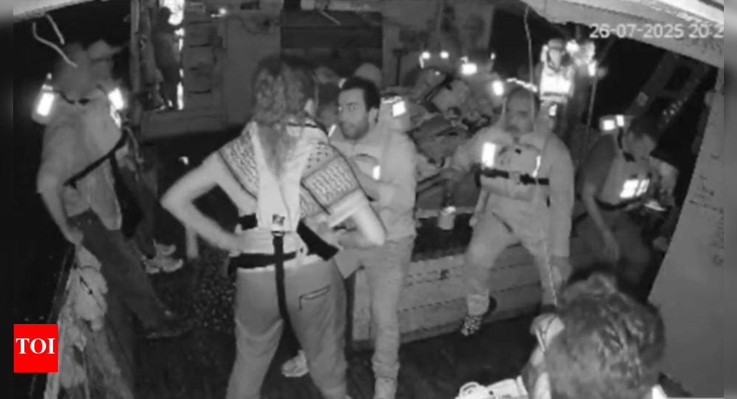 Israel intercepts aid boat on way to Gaza; 'kidnaps' 19 activists, 2 journalists