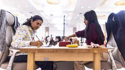 Divya Deshmukh-Koneru Humpy final starts with veteran accepting Queen's Gambit challenge